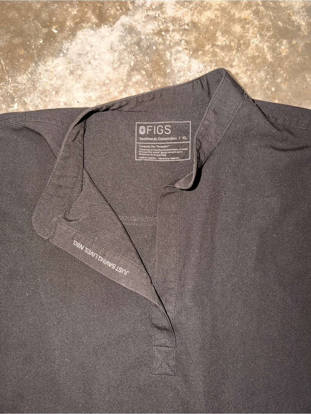 FIGS Black Mandarin Collar Scrub Top Women’s XL Medical Tunic - Picture 3 of 6